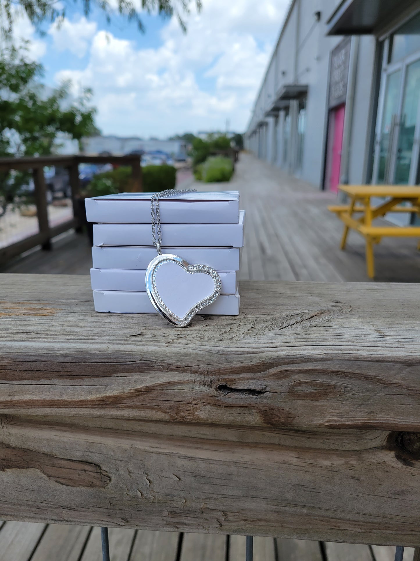 Rhinestone Heart Necklace (Silver)