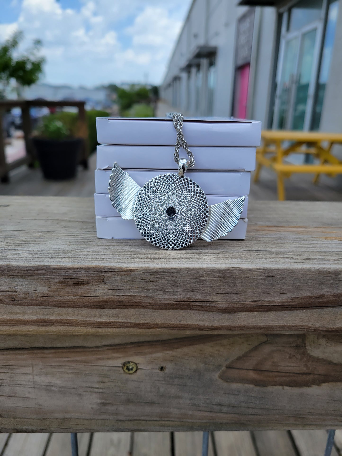 Rhinestone Wings Necklace (Silver)
