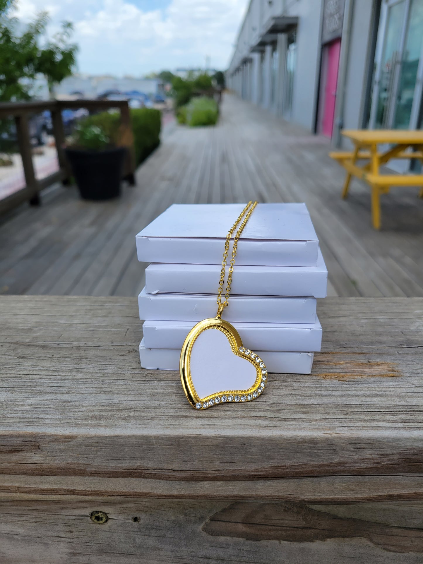 Rhinestone Heart Necklace (Gold)